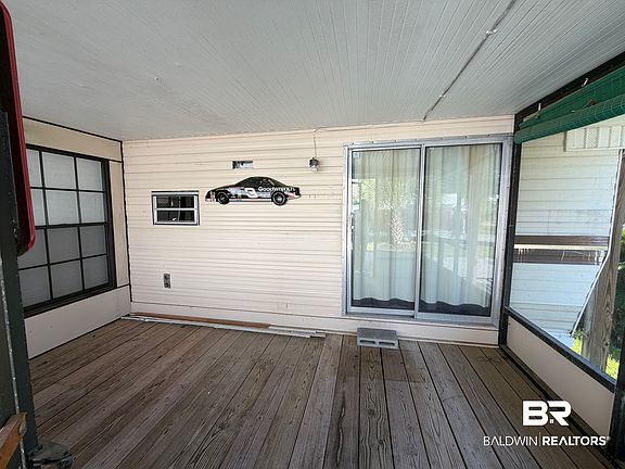 4th image of 701 Escambia Loop