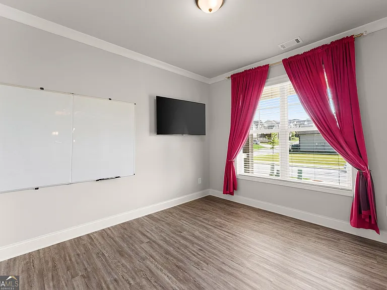 4656 Silver Oak Dr SW — Photo 3
