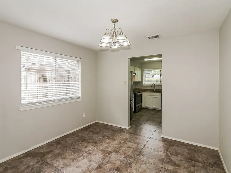 11923 Yeatmah Ln — Photo 7