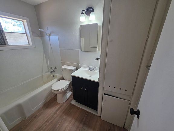 5th image of 3001 Curtis Dr Unit A