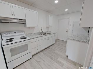 1271 Boston Post Rd, Old Saybrook, CT 06475