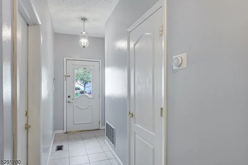 2 bed, 2.5 bath, 1804 sqft, $3,800 — Photo 3