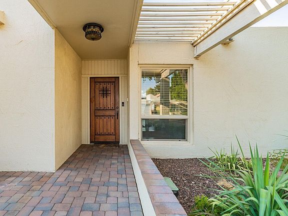 3rd image of 1306 E NICOLET Avenue