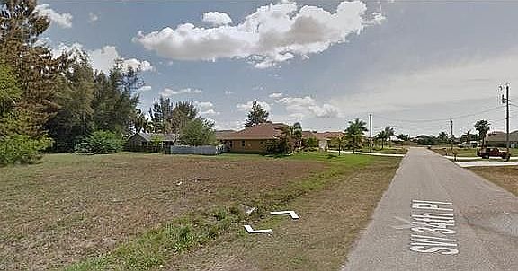 5th image of 121 SW 34th Pl