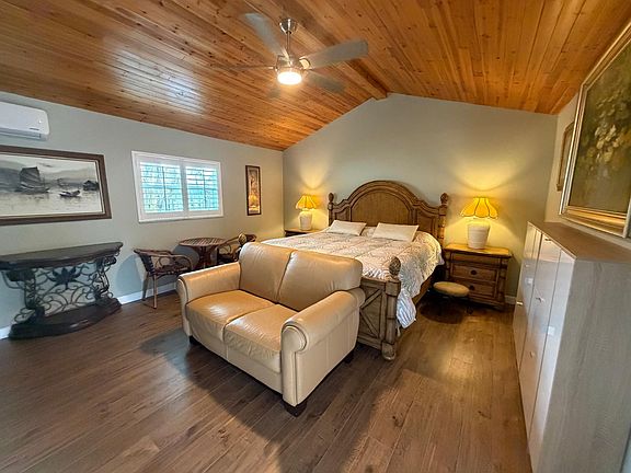 4th image of 190 Sand Pine Rd #B