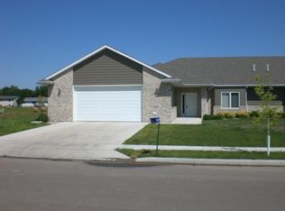 1911 Mackenzie Ave, Aberdeen, SD 57401