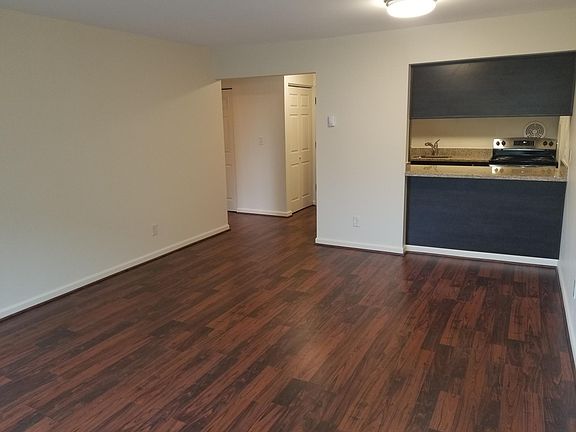 2nd image of 400 W Roy St APT 202