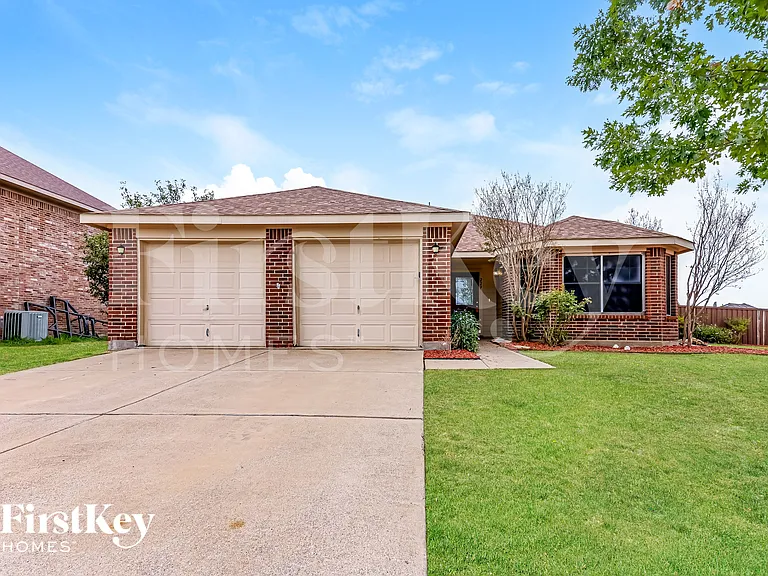 229 Silver Spur Dr — Photo 3