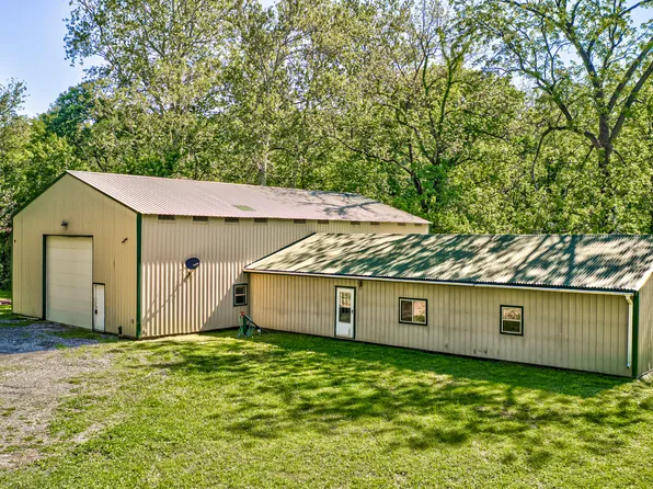 8740 Huggin Hollow Rd, Martinsville, IN 46151