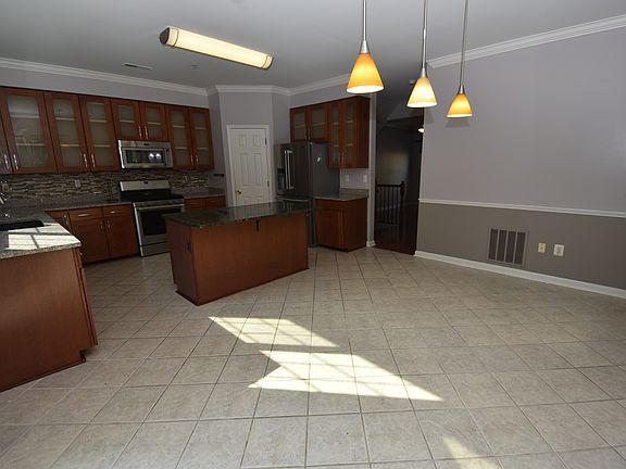 4th image of 2711 Summers Ridge Dr
