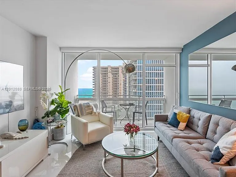 6801 Collins Ave #1208 — Photo 8