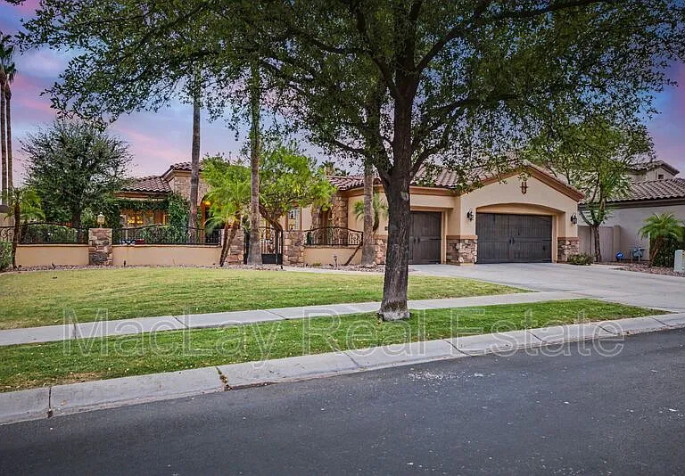 1783 W Mead Pl — Photo 2