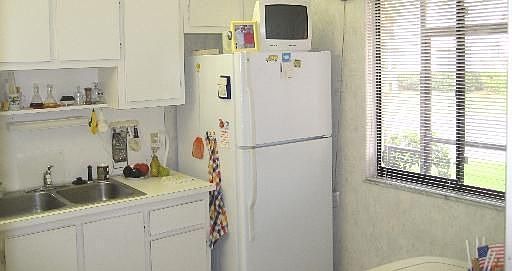 1st image of 310 Lakeview Dr APT 106