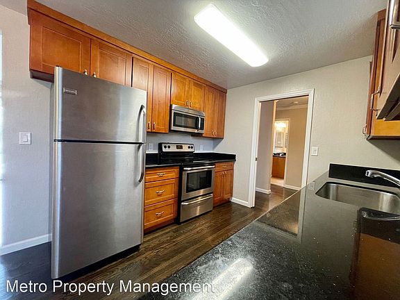 2nd image of 736 Dona Ave