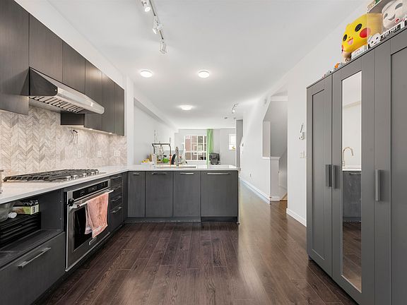 3rd image of 5551 Admiral Way #27