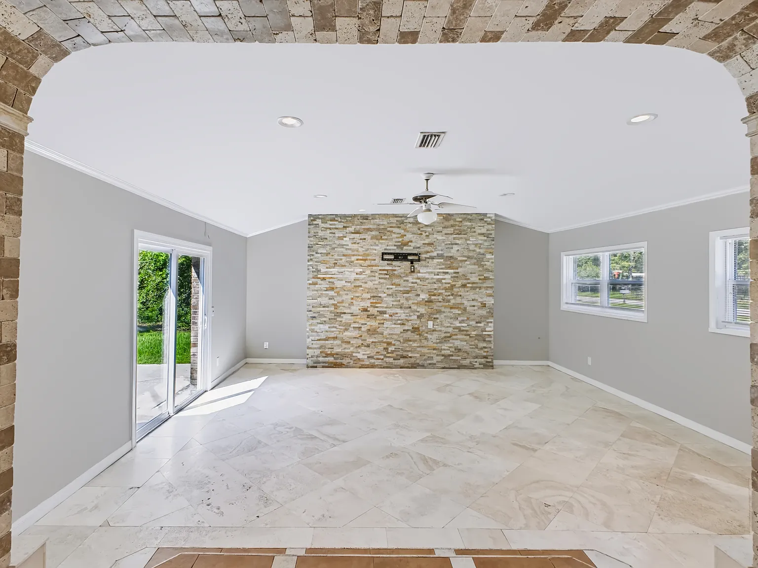 3 bed, 1525 sqft, $2,400 — Photo 3