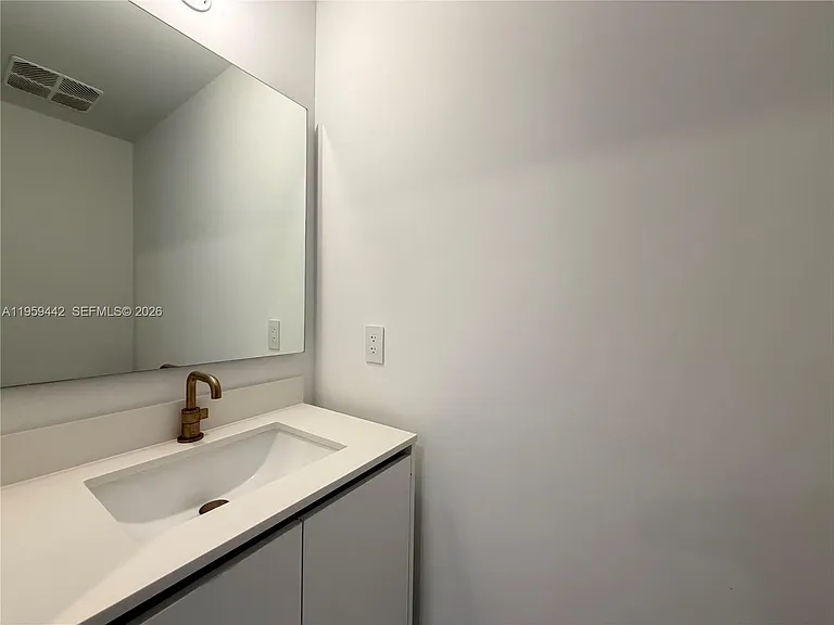 700 NE 24th St #3503 — Photo 17