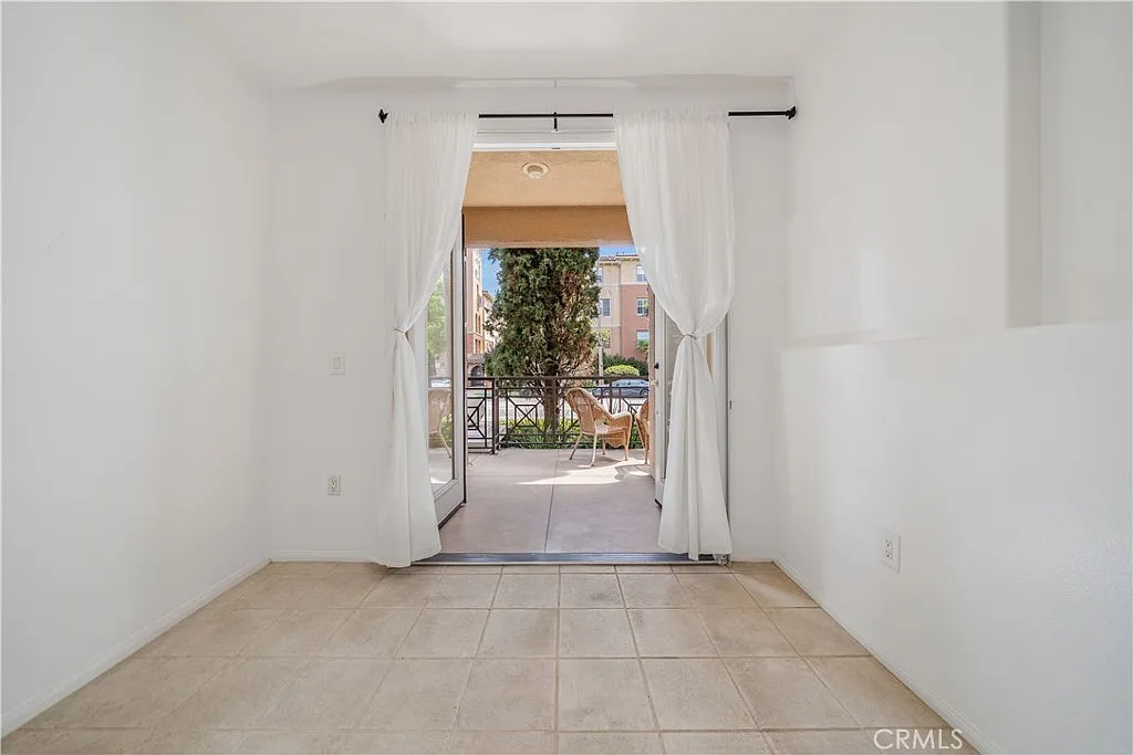 2 bed, 2.5 bath, 1197 sqft, $4,495 — Photo 4