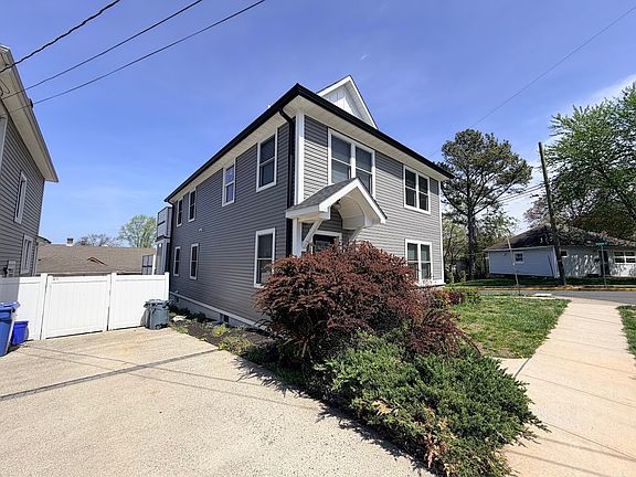2nd image of 4 Wilcox Ave Unit B