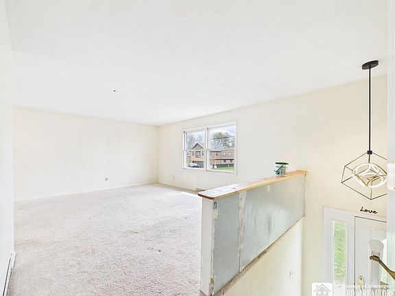 3rd image of 925 Forness Ave