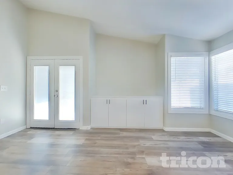 857 E Saragosa St — Photo 3