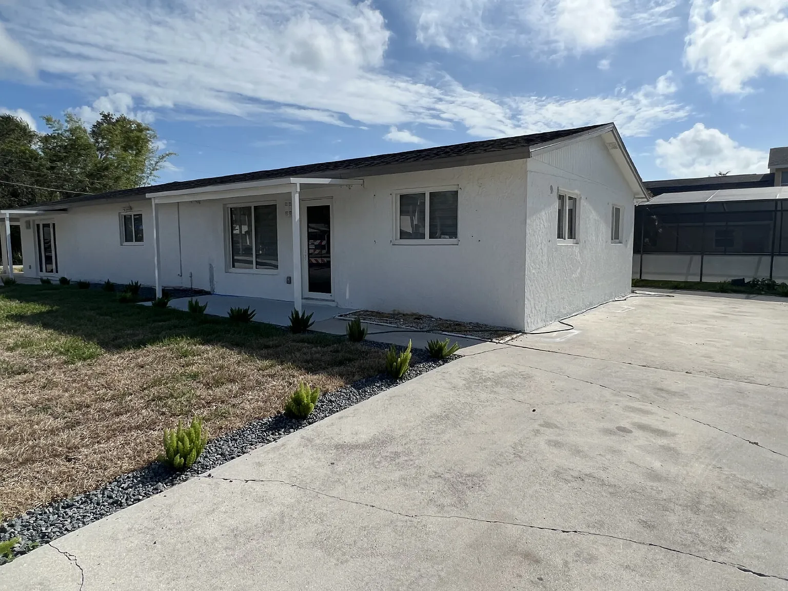 2 bed, 1.0 bath, 900 sqft, $2,295 — Photo 2