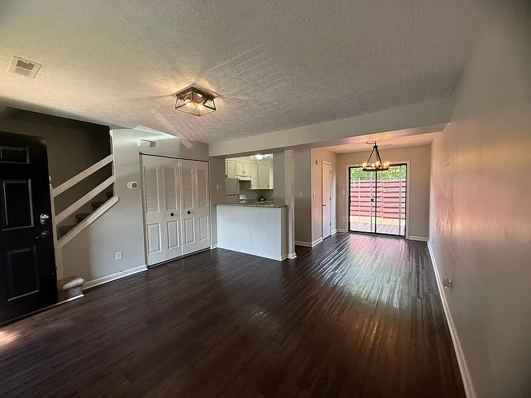 94 Countryplace Ln — Photo 7