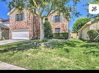 7910 Pelican Ln, Baytown, TX 77523