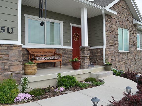 Front Porch, Stone/Hardy Brd