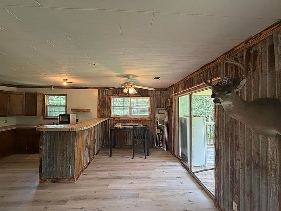 4th image of 121 Private Road 8382
