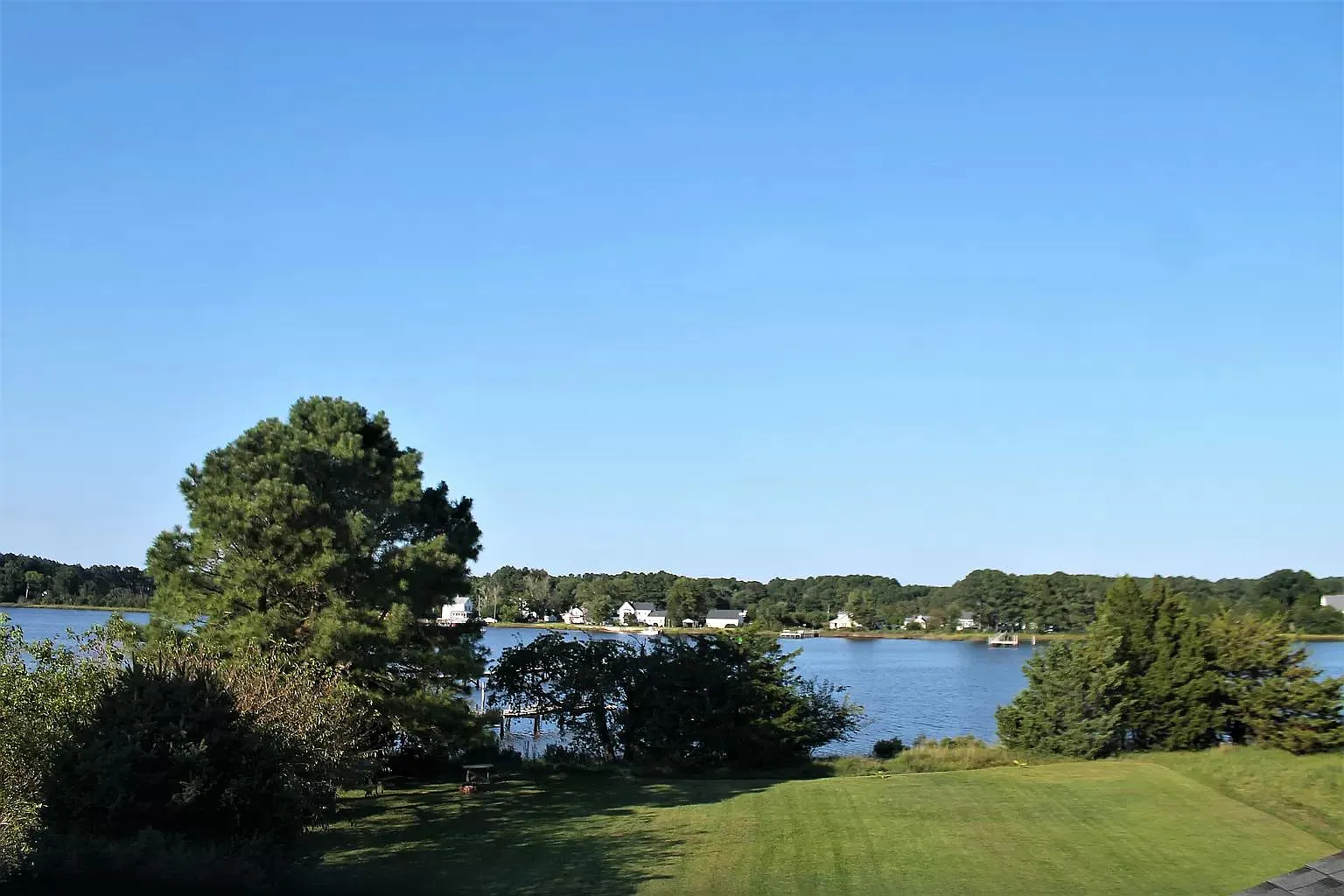 3 bed, 2200 sqft, $2,200 — Photo 3