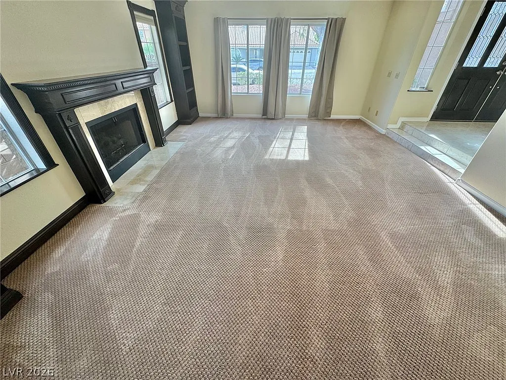 5 bed, 3.0 bath, 3698 sqft, $3,000 — Photo 3