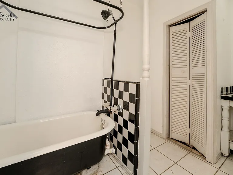 502 Marconi St — Photo 16