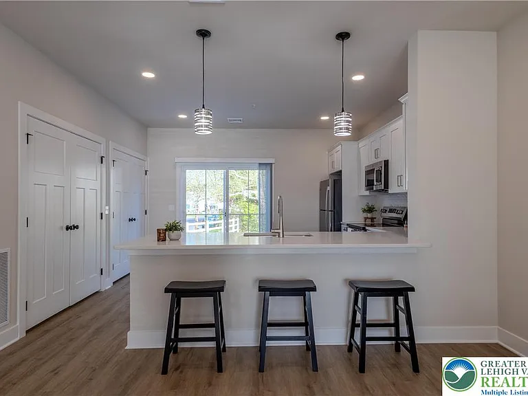 1411 Greenview Dr #24 — Photo 9