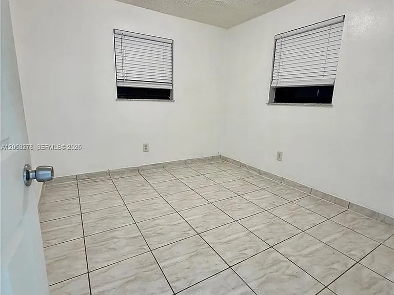10442 SW 180th St — Photo 6