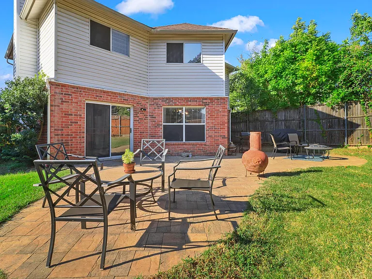 2202 Barton Springs Dr — Photo 37