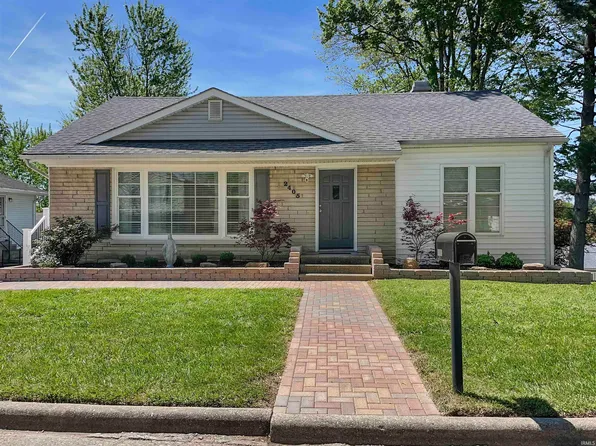 2405 Sunset Dr, Jasper, IN 47546