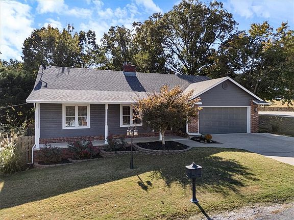 2nd image of 15073 Dutchmans Dr