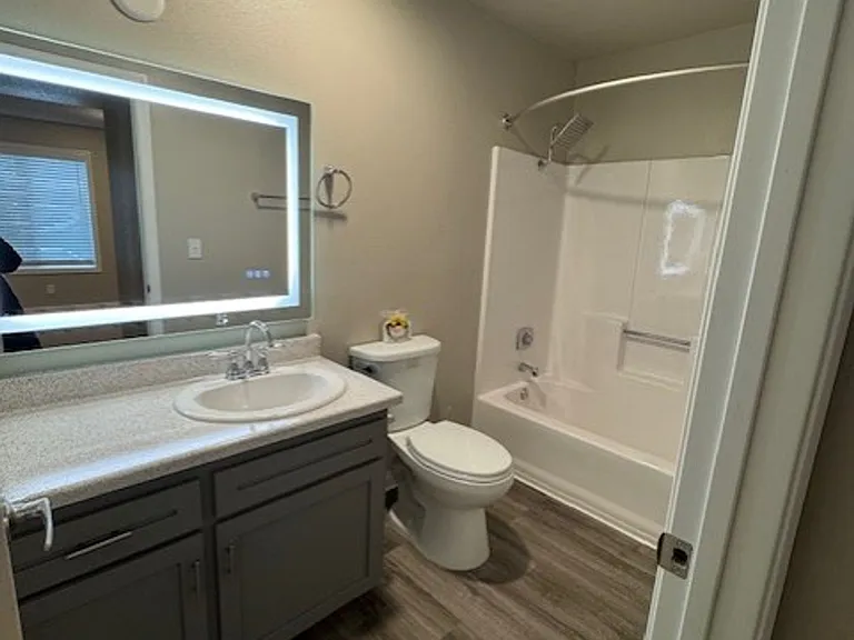 River Run Apartments — Photo 20