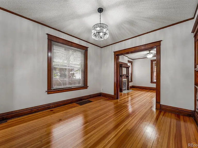 1214 E 10th Ave — Photo 14