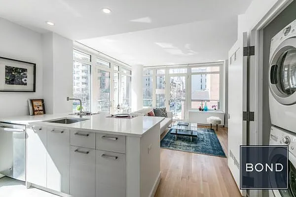 Rented by Bond New York | media 23