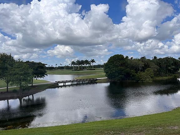 5th image of 457 E Vista Isles Dr #2124