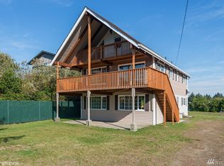 386 S Razor Clam Dr SW, Ocean Shores, WA 98569
