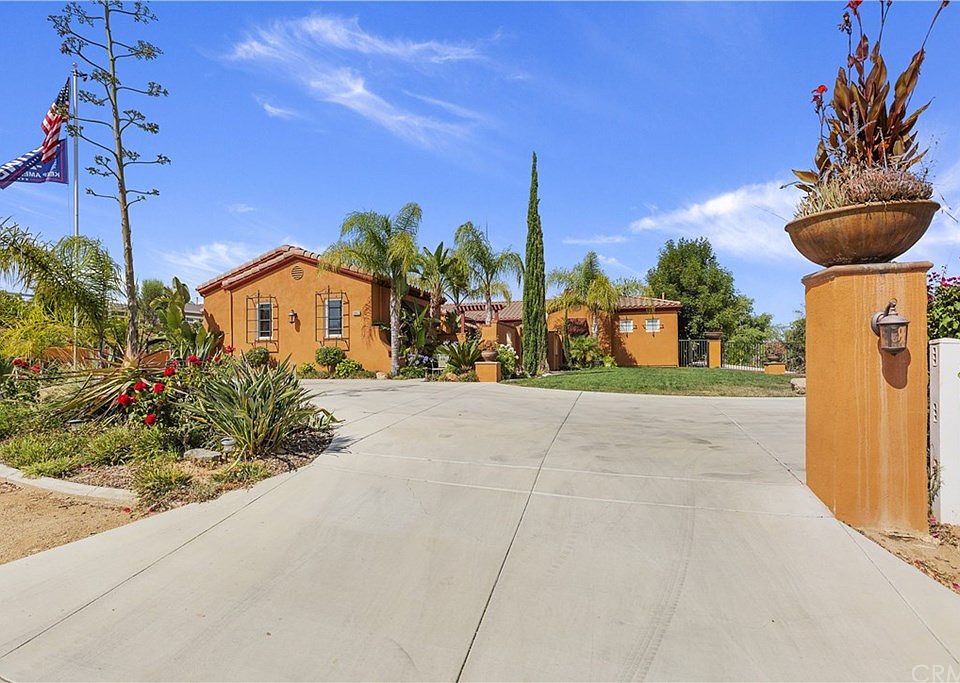 2nd image of 18643 Oak Park Dr