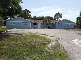 2601 47th Ter SW, Naples, FL