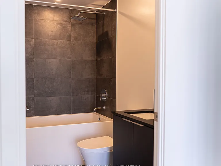 8 Wellesley St W #2109 — Photo 11