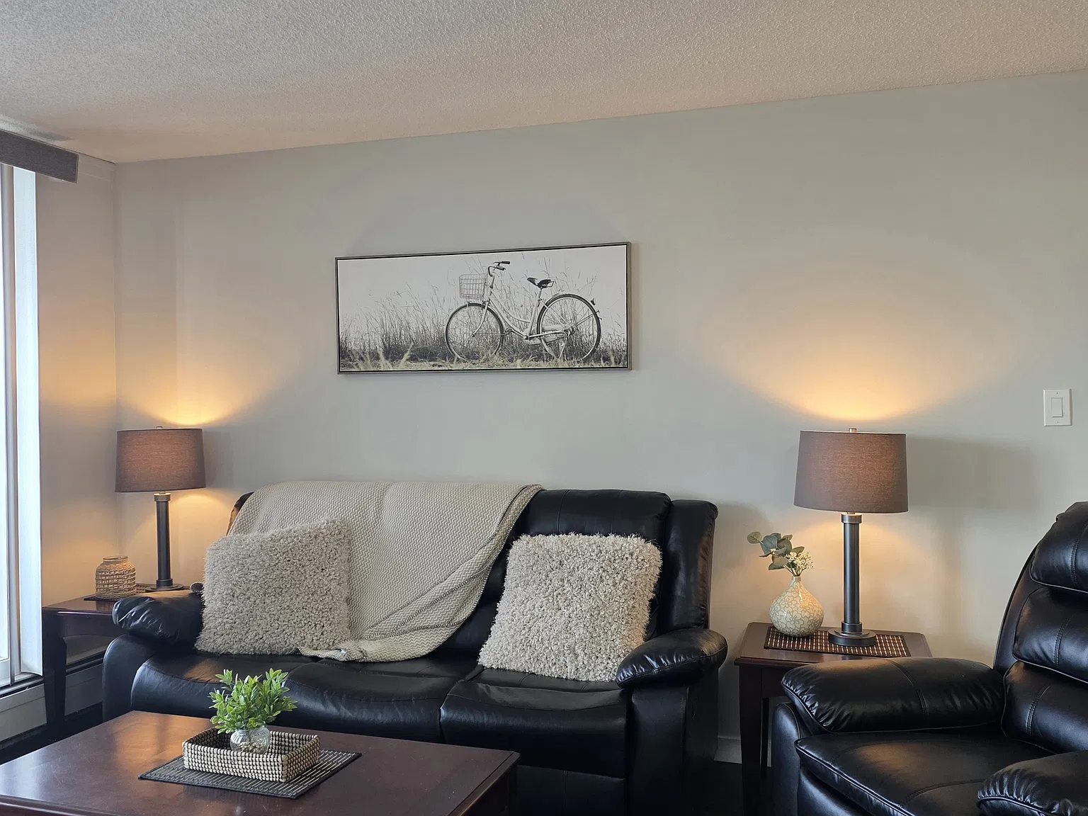 2 bed, 840 sqft, $2,595 — Photo 2