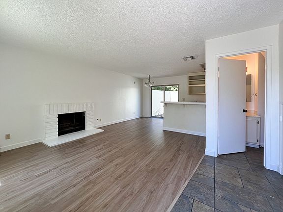 3rd image of 1022 Marina Dr