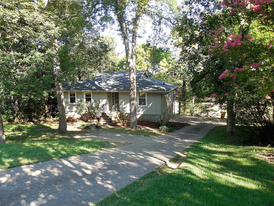 1st image of 2524 Somerset Dr