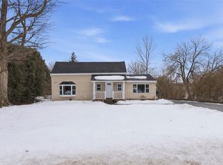1647 Salt Rd, Penfield, NY 14526